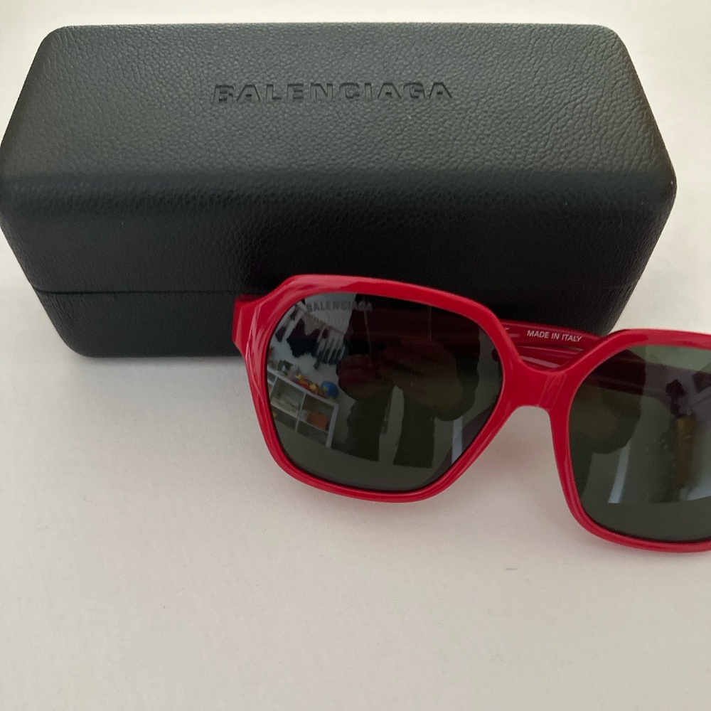 BALENCIAGA red acrylic sunglasses - Picture 3 of 7